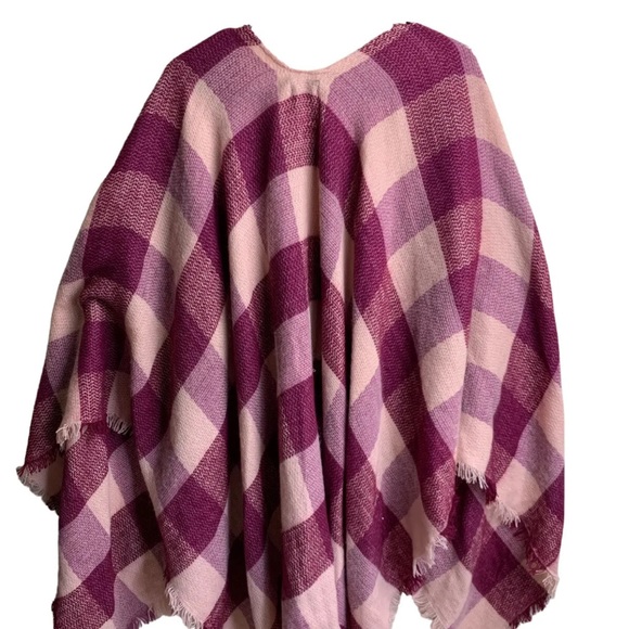 Women’s Wrap Shawl One Size Purple Pink Plaid Knit New Chatties Fall Sweater - Picture 5 of 9